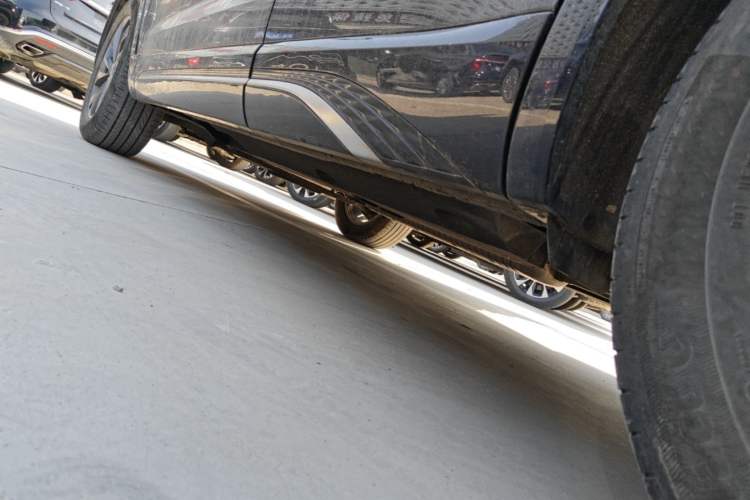 Used Hongqi HS5 2023 2.0T Qixiang Pro Edition Left Side Sill