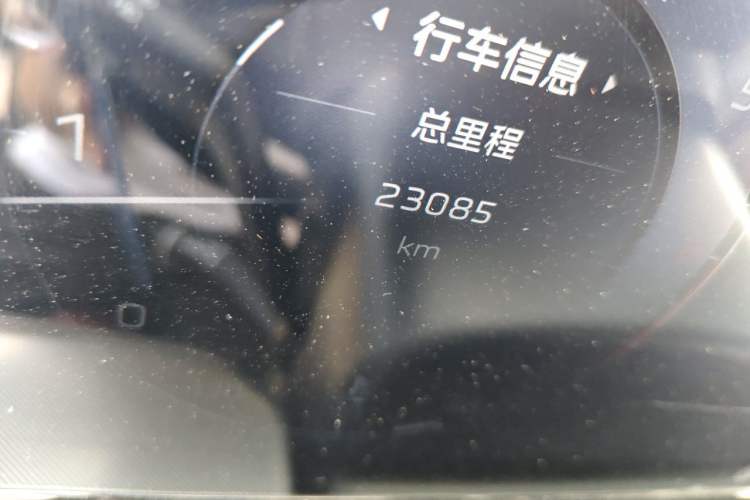 Used Hongqi HS5 2023 2.0T Qixiang Pro 500 000th Unit Commemorative Edition Odometer Close Up