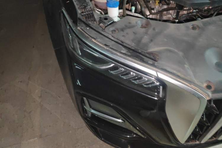 Used Hongqi HS5 2023 2.0T Qixiang Pro Edition Right Front Headlight