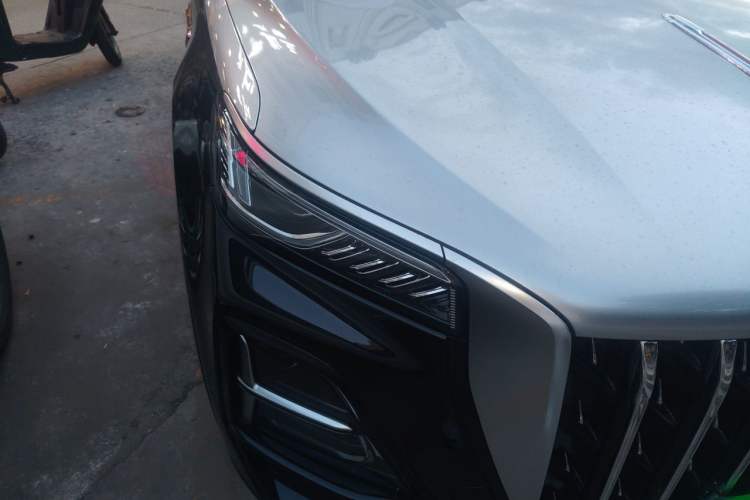 Used Hongqi HS5 2023 2.0T Qixiang Pro 500 000th Unit Commemorative Edition Right Front Headlight