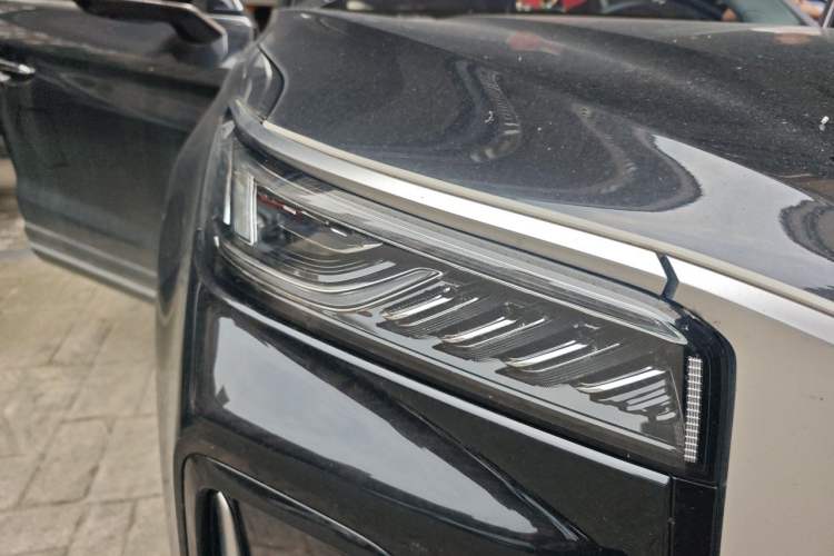 Used Hongqi HS5 2023 2.0T Qixiang Pro Edition Right Front Headlight