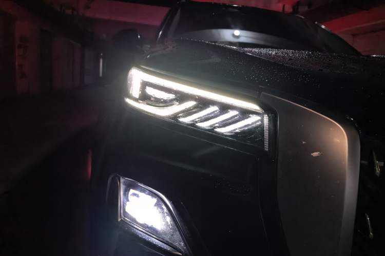 Used Hongqi HS5 2023 2.0T Qixiang Pro Edition Right Front Headlight