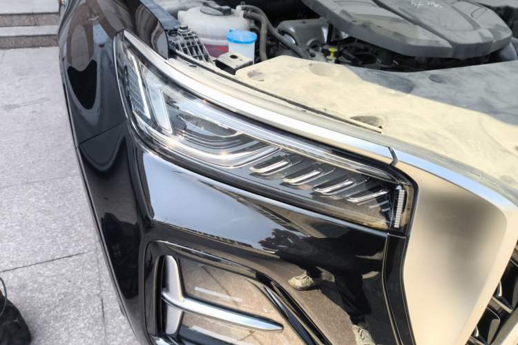 Used Hongqi HS5 2023 2.0T Qixiang Pro Edition Right Front Headlight