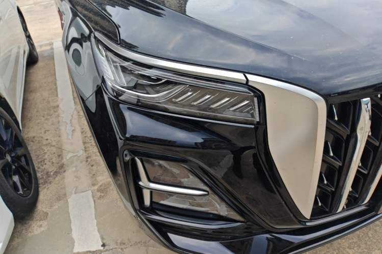 Used Hongqi HS5 2023 2.0T Four-Wheel Drive Flagship Pro Edition Right Front Headlight