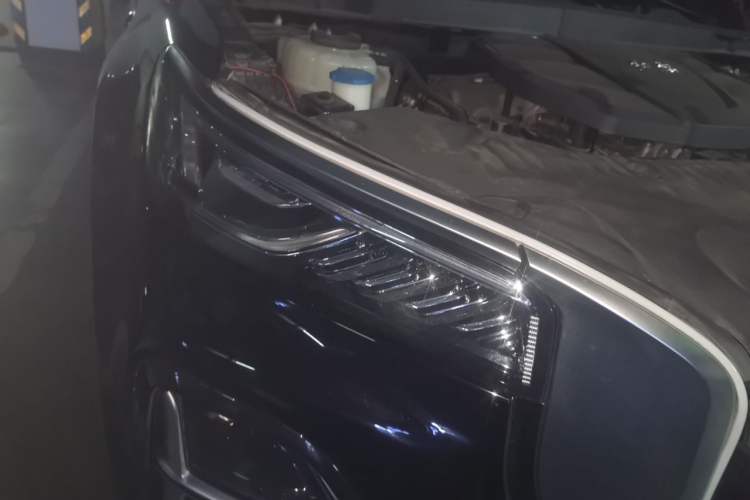 Used Hongqi HS5 2023 2.0T Qixiang Pro 500 000th Unit Commemorative Edition Right Front Headlight