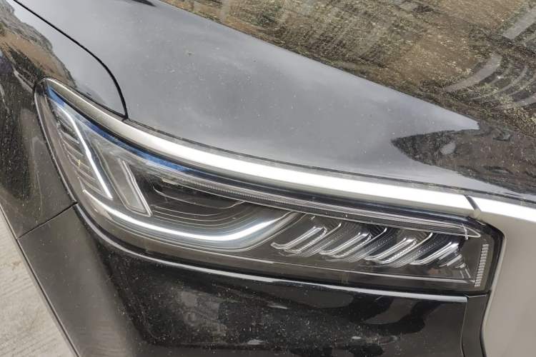 Used Hongqi HS5 2023 2.0T Qixiang Pro 500 000th Unit Commemorative Edition Right Front Headlight