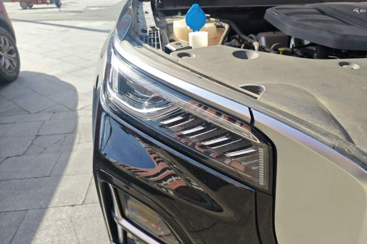 Used Hongqi HS5 2023 2.0T Qixiang Pro 500 000th Unit Commemorative Edition Right Front Headlight