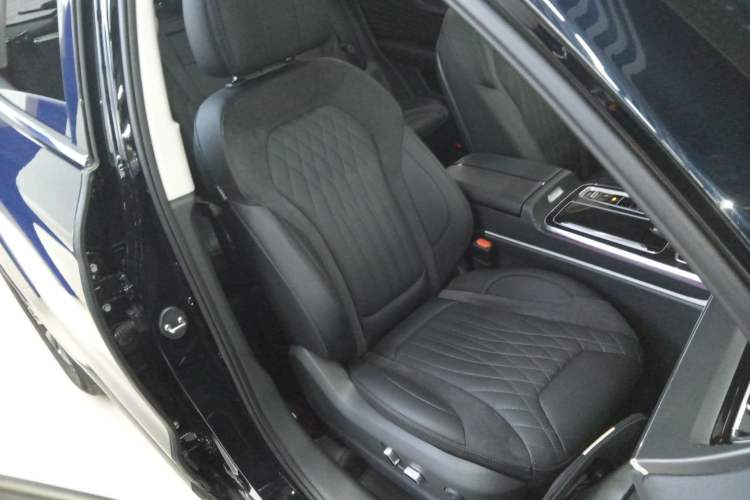 Used Hongqi HS5 2023 2.0T Qixiang Pro Edition Right Front Seat