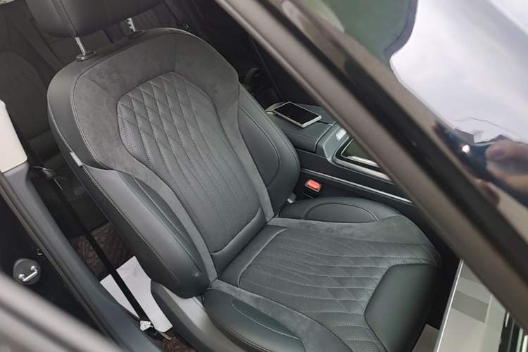 Used Hongqi HS5 2023 2.0T Qixiang Pro Edition Right Front Seat