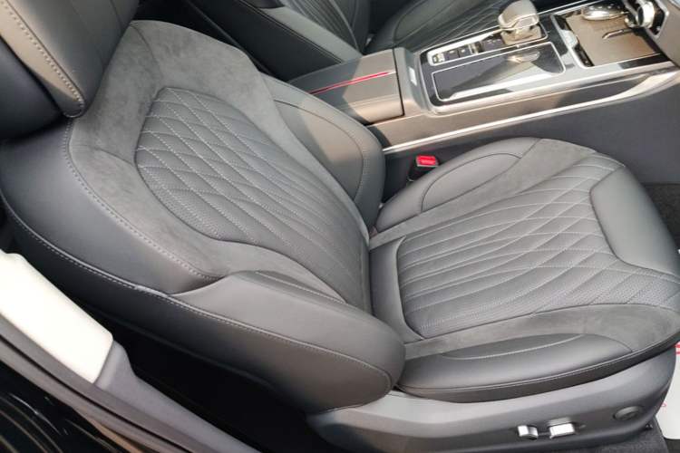 Used Hongqi HS5 2023 2.0T Qixiang Pro Edition Right Front Seat