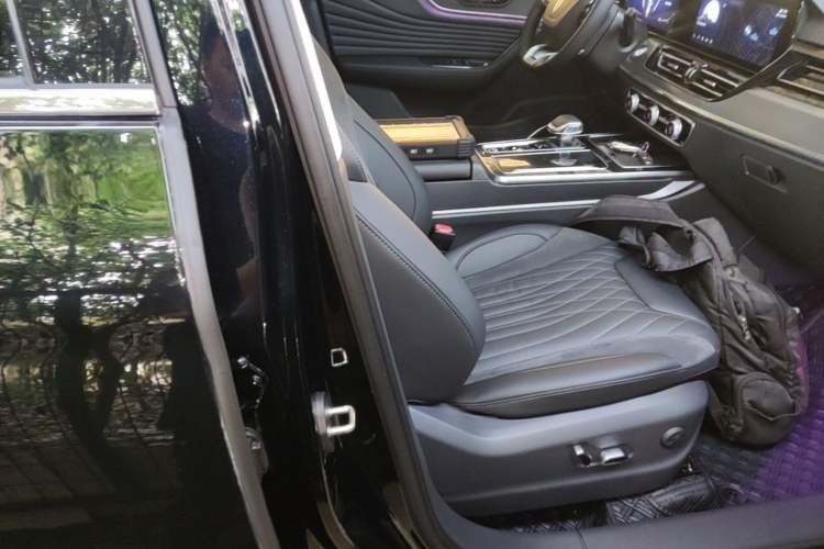 Used Hongqi HS5 2023 2.0T Qixiang Pro Edition Right Front Seat