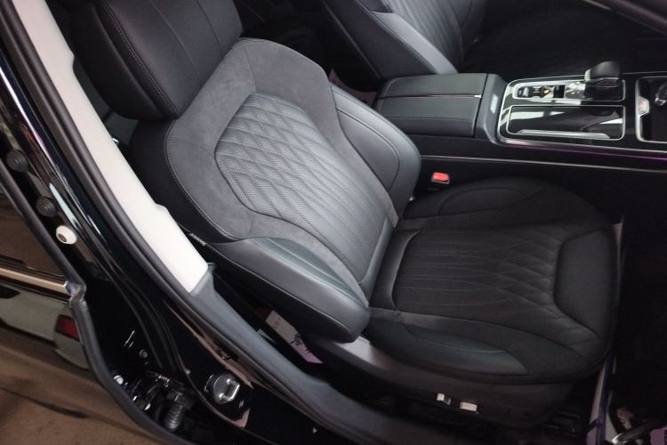 Used Hongqi HS5 2023 2.0T Four-Wheel Drive Flagship Pro Edition Right Front Seat
