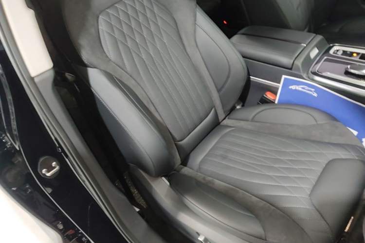 Used Hongqi HS5 2023 2.0T Four-Wheel Drive Flagship Pro Edition Right Front Seat