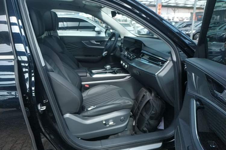 Used Hongqi HS5 2023 2.0T Qixiang Pro Edition Right Front Seat