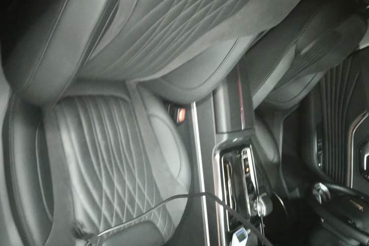 Used Hongqi HS5 2023 2.0T Qixiang Pro Edition Right Front Seat