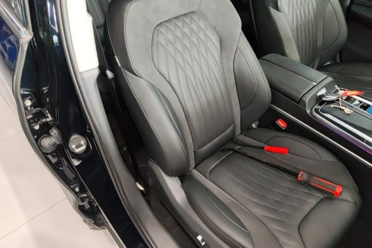 Used Hongqi HS5 2023 2.0T Qixiang Pro Edition Right Front Seat