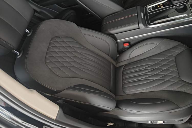 Used Hongqi HS5 2023 2.0T Qixiang Pro Edition Right Front Seat