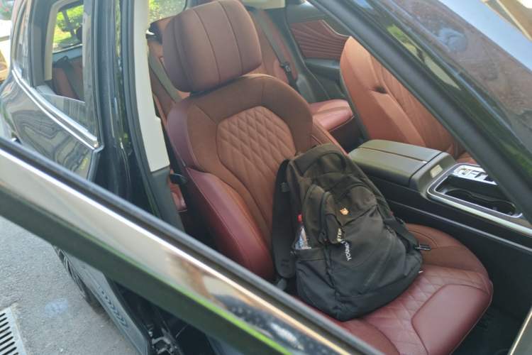 Used Hongqi HS5 2023 2.0T Four-Wheel Drive Flagship Pro Edition Right Front Seat