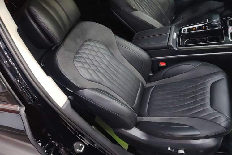 Used Hongqi HS5 2023 2.0T Four-Wheel Drive Flagship Pro Edition Right Front Seat