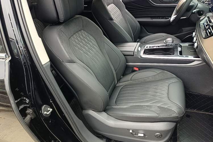 Used Hongqi HS5 2023 2.0T Four-Wheel Drive Flagship Pro Edition Right Front Seat