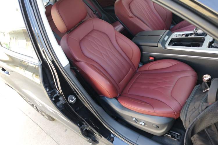 Used Hongqi HS5 2023 2.0T Four-Wheel Drive Flagship Pro Edition Right Front Seat