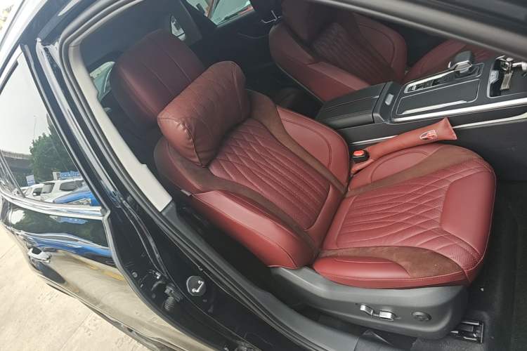 Used Hongqi HS5 2023 2.0T Qixiang Pro Edition Right Front Seat