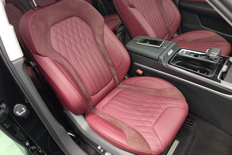 Used Hongqi HS5 2023 2.0T Four-Wheel Drive Flagship Pro Edition Right Front Seat