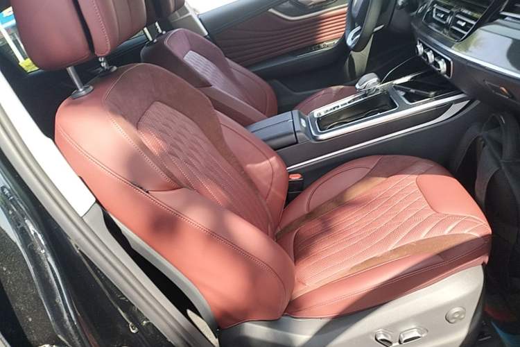 Used Hongqi HS5 2023 2.0T Qixiang Pro Edition Right Front Seat