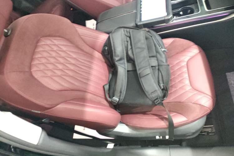 Used Hongqi HS5 2023 2.0T Qixiang Pro Edition Right Front Seat