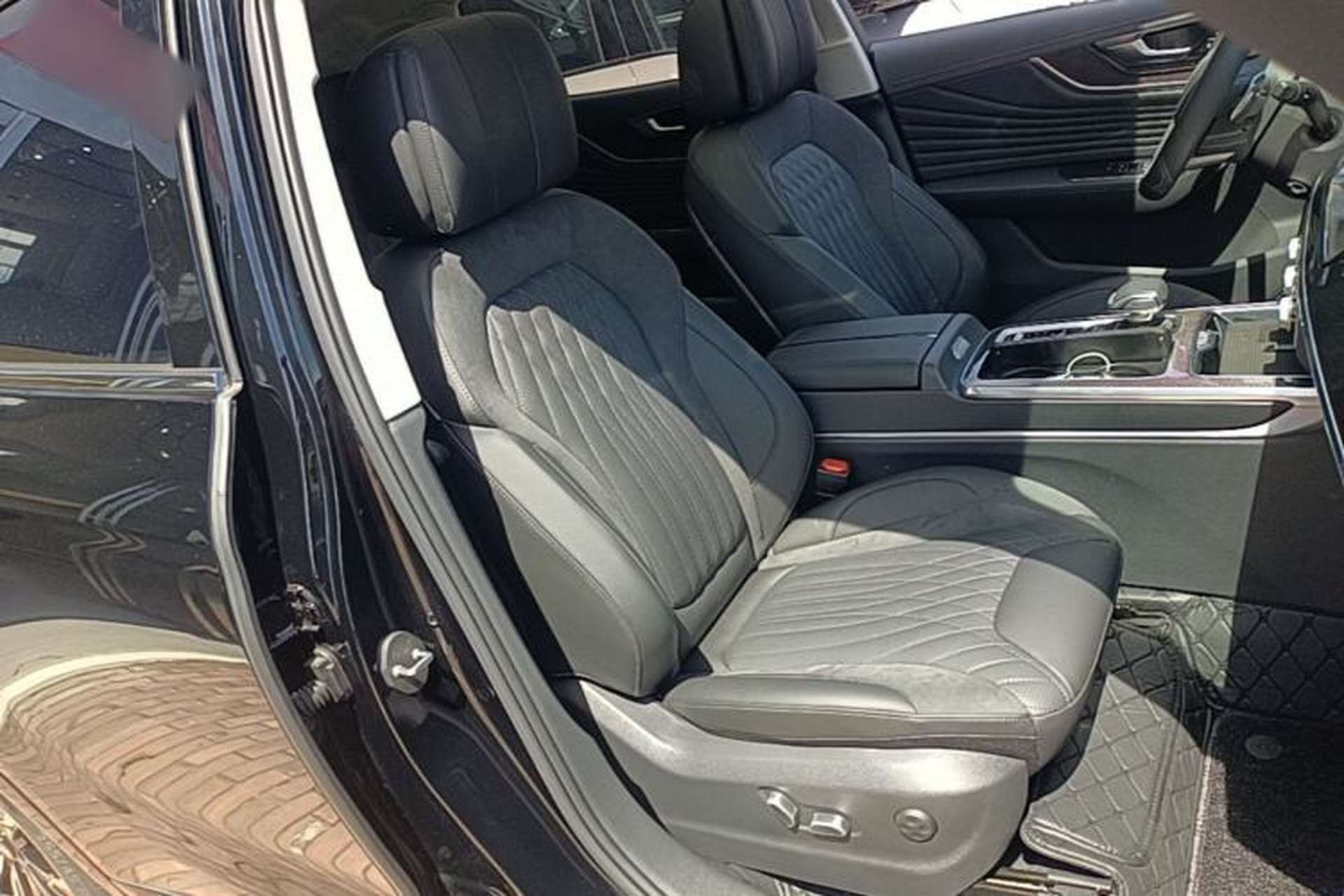 Used Hongqi HS5 2023 2.0T Flagship Pro Edition Right Front Seat