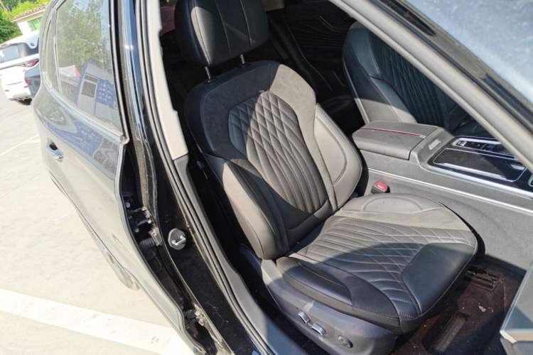 Used Hongqi HS5 2023 2.0T Qixiang Pro Edition Right Front Seat