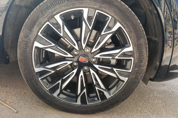 Used Hongqi HS5 2023 2.0T Four-Wheel Drive Flagship Pro Edition Right Front Wheel Hub
