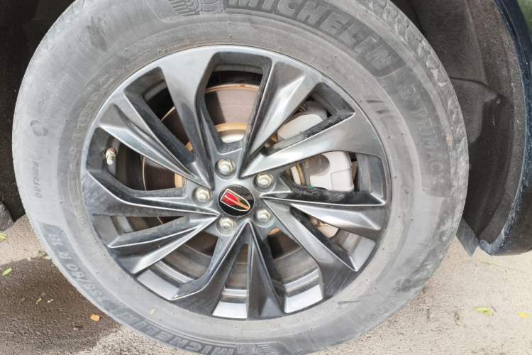 Used Hongqi HS5 2023 2.0T Qixiang Pro Edition Right Front Wheel Hub