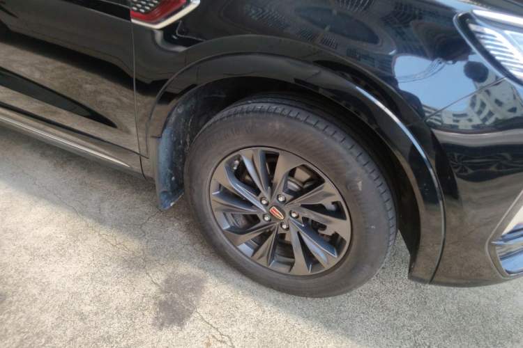 Used Hongqi HS5 2023 2.0T Qixiang Pro Edition Right Front Wheel Hub