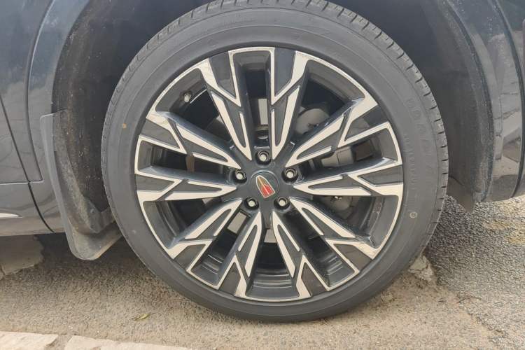 Used Hongqi HS5 2023 2.0T Four-Wheel Drive Flagship Pro Edition Right Front Wheel Hub