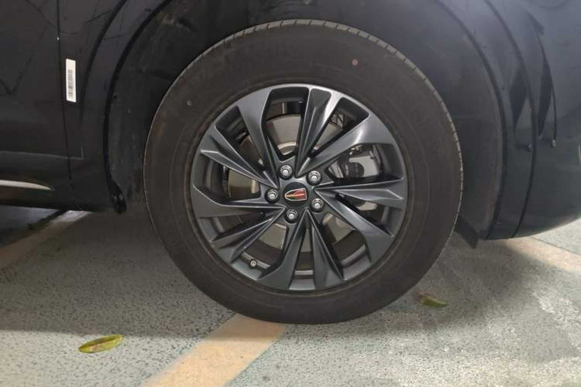 Used Hongqi HS5 2023 2.0T Qixiang Pro Edition Right Front Wheel Hub