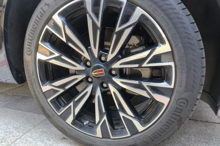 Used Hongqi HS5 2023 2.0T Four-Wheel Drive Flagship Pro Edition Right Front Wheel Hub