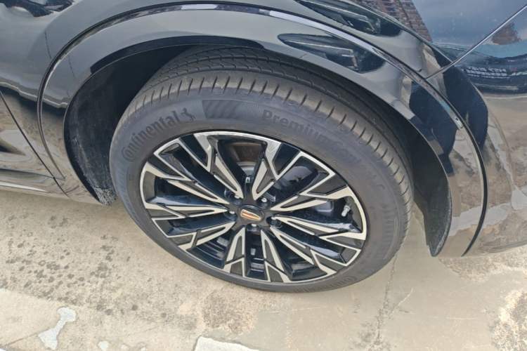 Used Hongqi HS5 2023 2.0T Four-Wheel Drive Flagship Pro Edition Right Front Wheel Hub