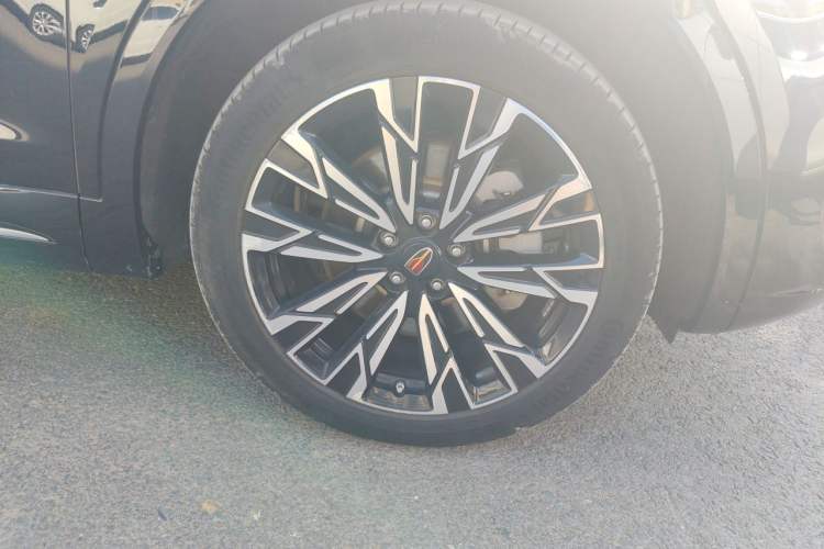 Used Hongqi HS5 2023 2.0T Four-Wheel Drive Flagship Pro Edition Right Front Wheel Hub