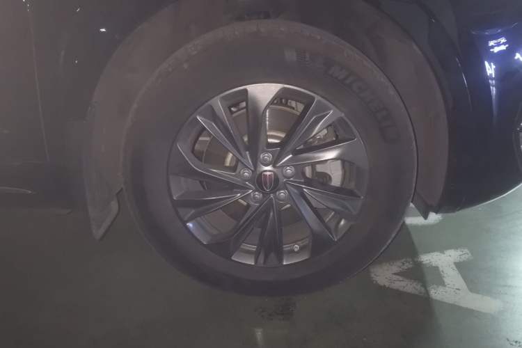 Used Hongqi HS5 2023 2.0T Qixiang Pro 500 000th Unit Commemorative Edition Right Front Wheel Hub