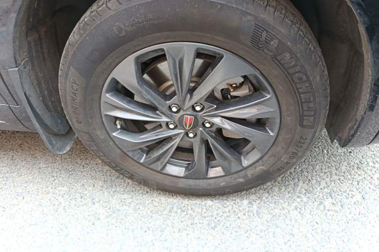 Used Hongqi HS5 2023 2.0T Qixiang Pro Edition Right Front Wheel Hub