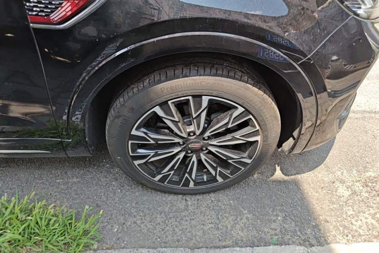 Used Hongqi HS5 2023 2.0T Four-Wheel Drive Flagship Pro Edition Right Front Wheel Hub