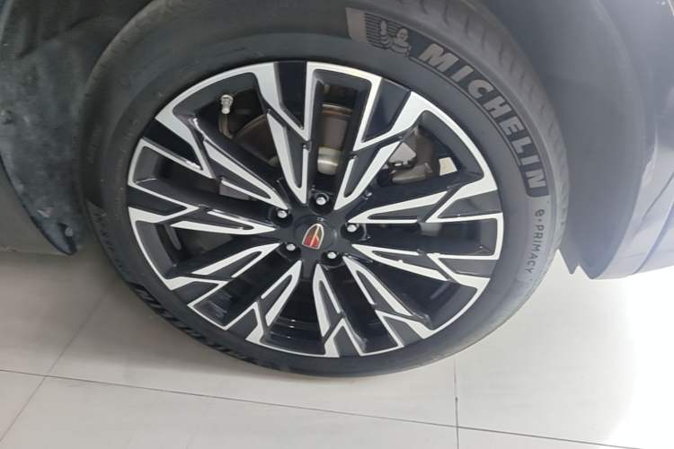 Used Hongqi HS5 2023 2.0T Four-Wheel Drive Flagship Pro Edition Right Front Wheel Hub