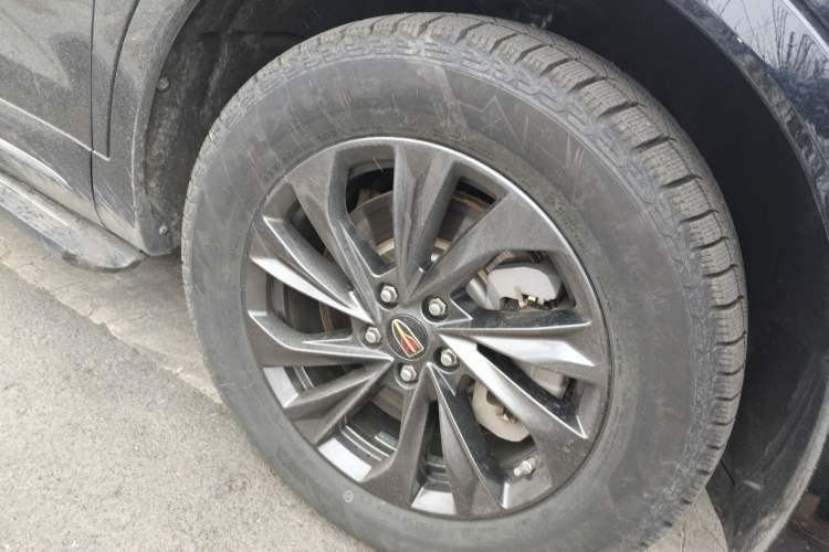 Used Hongqi HS5 2023 2.0T Qixiang Pro Edition Right Front Wheel Hub