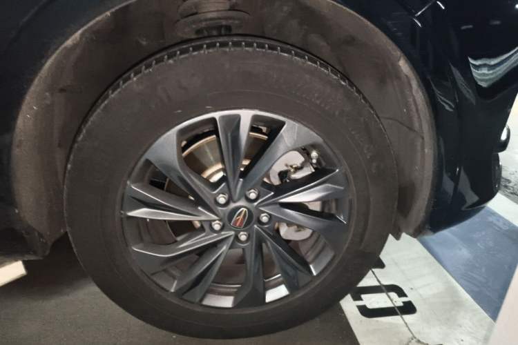 Used Hongqi HS5 2023 2.0T Qixiang Pro 500 000th Unit Commemorative Edition Right Front Wheel Hub