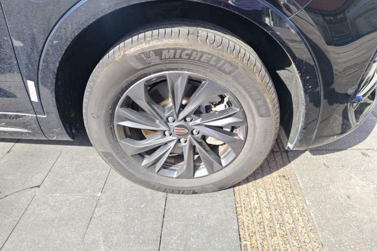 Used Hongqi HS5 2023 2.0T Qixiang Pro 500 000th Unit Commemorative Edition Right Front Wheel Hub