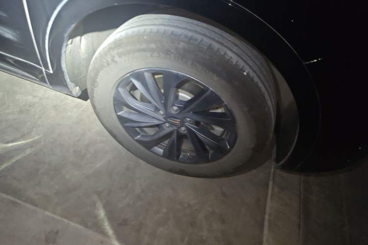 Used Hongqi HS5 2023 2.0T Qixiang Pro Edition Right Front Wheel Hub