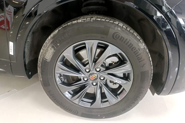 Used Hongqi HS5 2023 2.0T Qixiang Pro Edition Right Front Wheel Hub