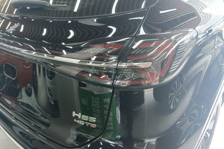 Used Hongqi HS5 2023 2.0T Qixiang Pro Edition Right Rear Taillight