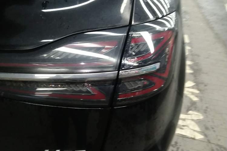 Used Hongqi HS5 2023 2.0T Qixiang Pro Edition Right Rear Taillight